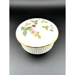 Wedgwood Bone China "Wild Strawberry" Trinket Box Fluted Sides England 3.5"